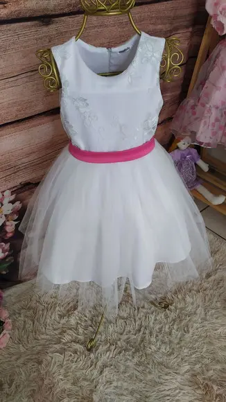 Vestido de Renda e Tule para Daminha de Honra