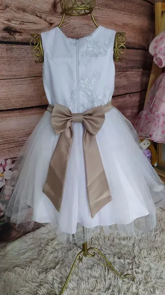 Vestido de Renda e Tule para Daminha de Honra