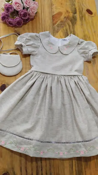 Vestido Infantil Bordado em Linho de Algodao Forrado