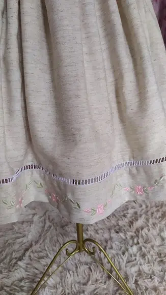 Vestido Infantil Bordado em Linho de Algodao Forrado