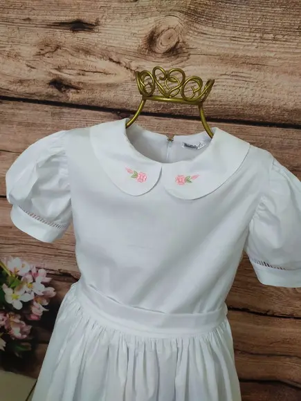Vestido Infantil Bordado em Tricoline de Forrado