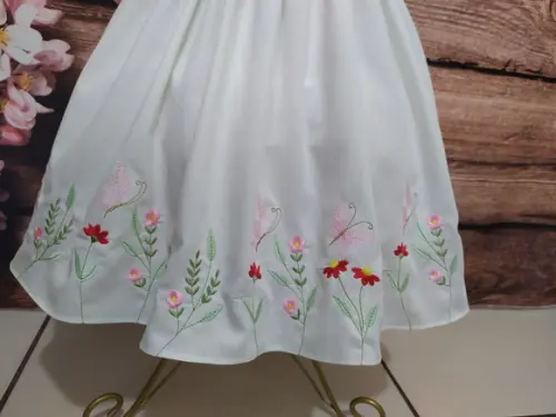 Vestido Infantil Bordado Jardim Encantado em Tricoline