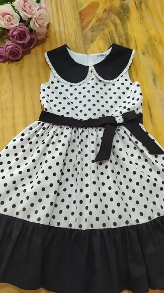 Vestido Infantil de Tricoline Forrado com Renda na Gola