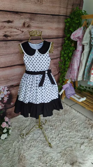 Vestido Infantil de Tricoline Forrado com Renda na Gola