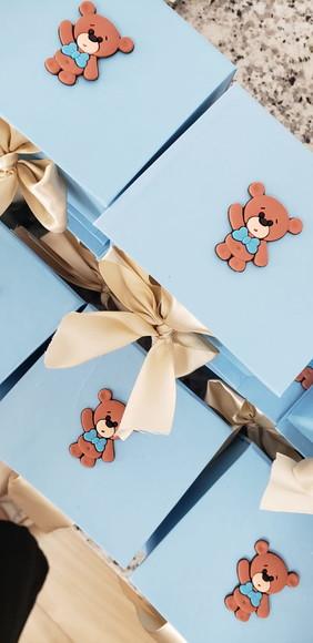 Caixa Chá de Bebê Vela Aromática 70g e Brinde