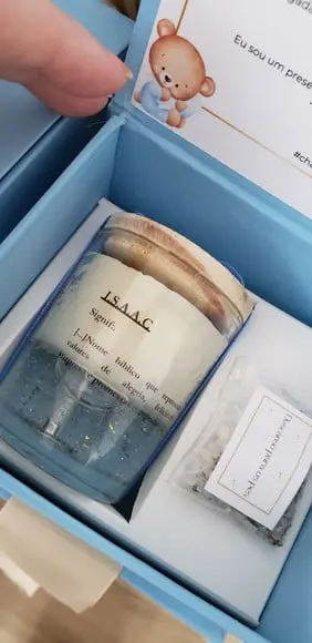 Caixa Chá de Bebê Vela Aromática 70g e Brinde