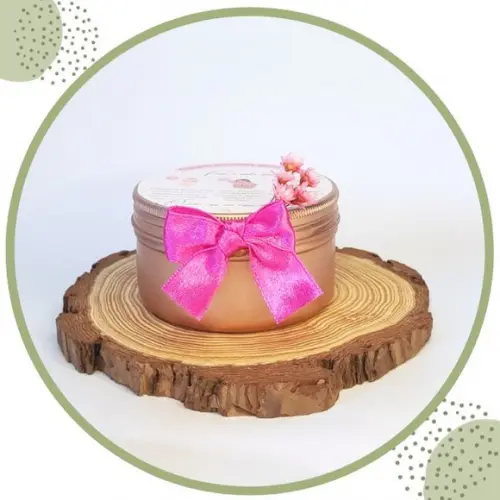 Vela Aromatizada Lembrancinha Outubro Rosa 110g Lata Bronze
