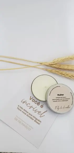 Vela na Latinha Lembrancinha Dia da Mulher 20g
