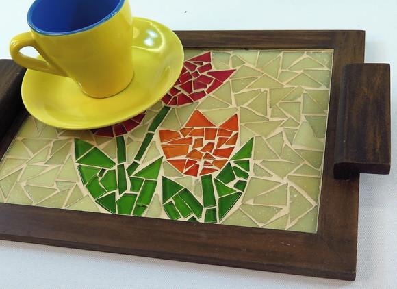 Bandeja Pequena em Mosaico Tulipas