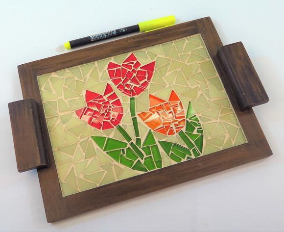 Bandeja Pequena em Mosaico Tulipas