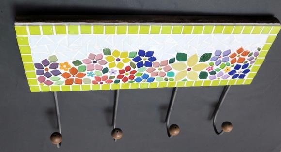Cabideiro em Mosaico Floral 4 Ganchos