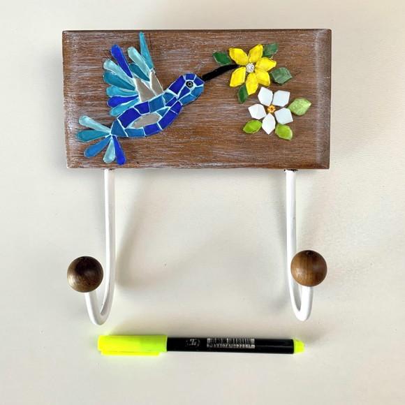 Cabideiro em Mosaico Madeira Beija-flor 2 Ganchos