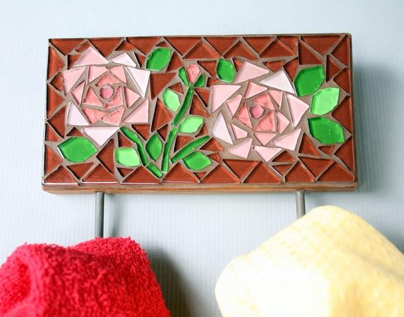 Cabideiro em Mosaico Rosas 2 Ganchos