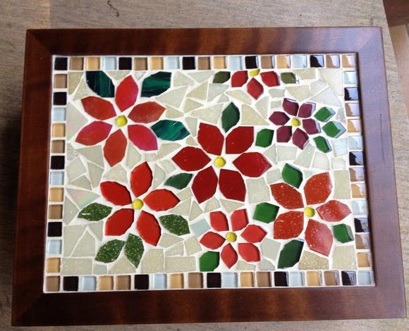 Caixa de Chá em Mosaico Flores Vermelhas