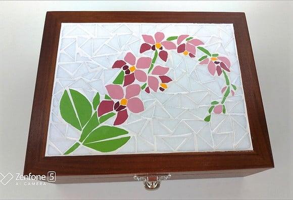 Caixa de Costura em Mosaico Orquídea