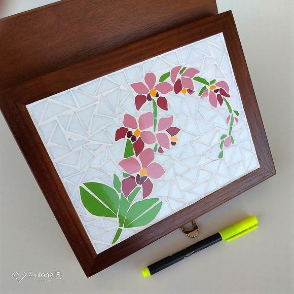 Caixa de Costura em Mosaico Orquídea