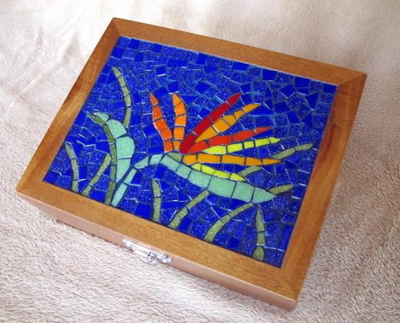 Caixa de Costura em Mosaico Strelitzia