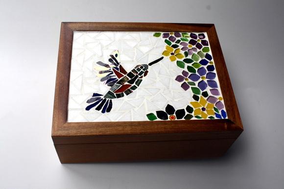 Caixa Multiuso em Mosaico Beija-flor
