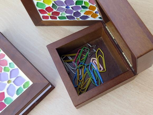 Caixa Porta Clips em Mosaico Floral