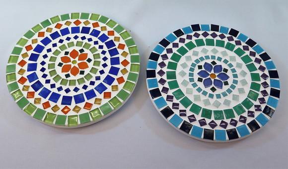 Descanso de Panelas em Mosaico Mandala Floral