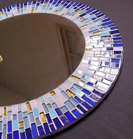 Espelho em Mosaico Azul e Branco 50 cm