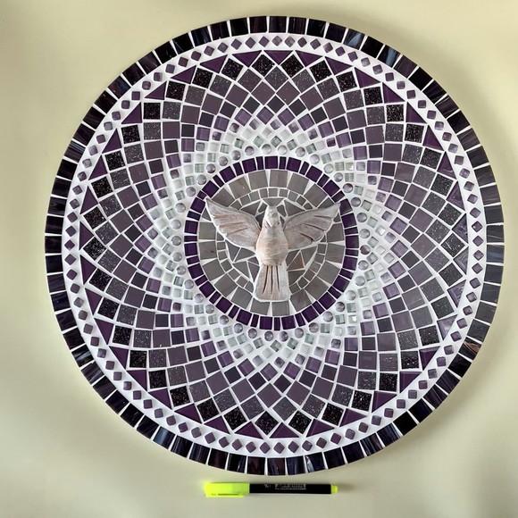Mandala Divino em Mosaico Lilás Fractal