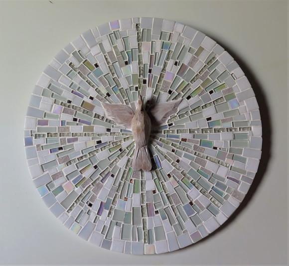 Mandala Divino em mosaico raios brancos
