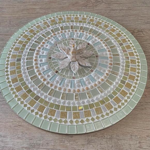 Mandala Divino Espírito Santo Branca em Mosaico