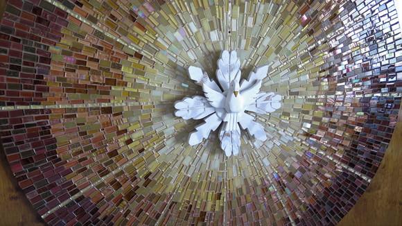 Mandala Divino Espírito Santo em Mosaico Raios