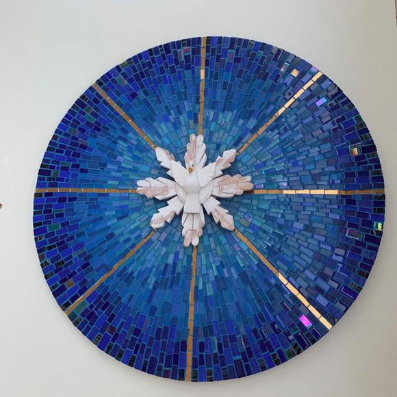 Mandala Divino Espírito Santo em Mosaico Raios Azuis