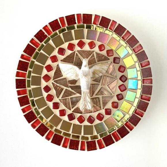 Mandala Divino Espírito Santo Vermelha em Mosaico