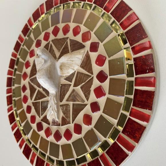 Mandala Divino Espírito Santo Vermelha em Mosaico