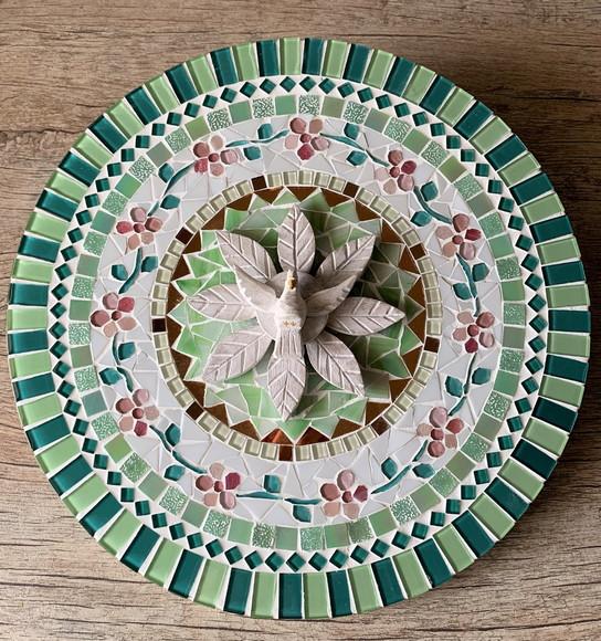 Mandala em Mosaico Divino Espírito Santo