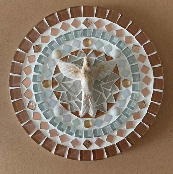 Mandala em Mosaico Divino Espírito Santo