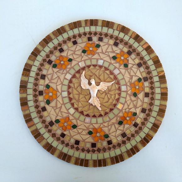 Mandala em Mosaico Divino Espírito Santo