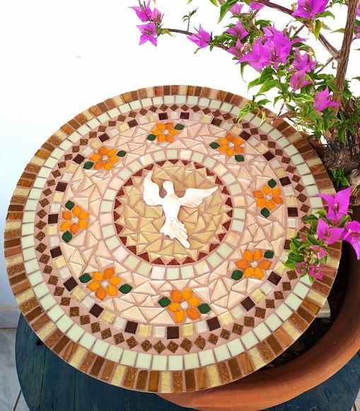 Mandala em Mosaico Divino Espírito Santo