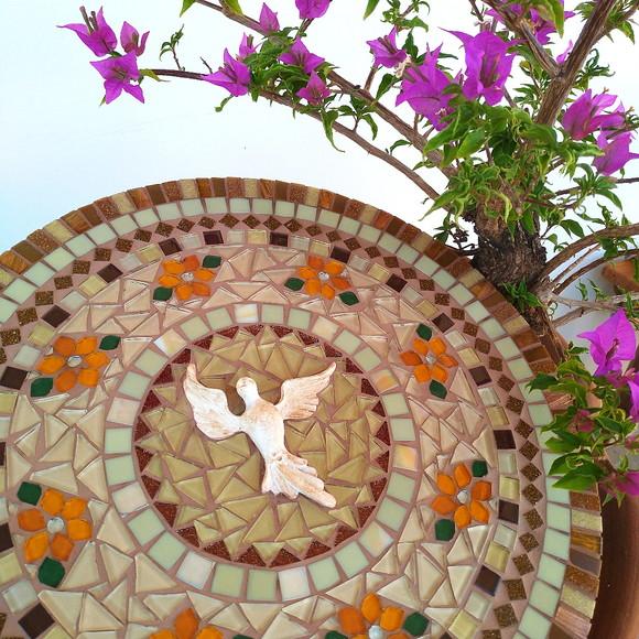 Mandala em Mosaico Divino Espírito Santo