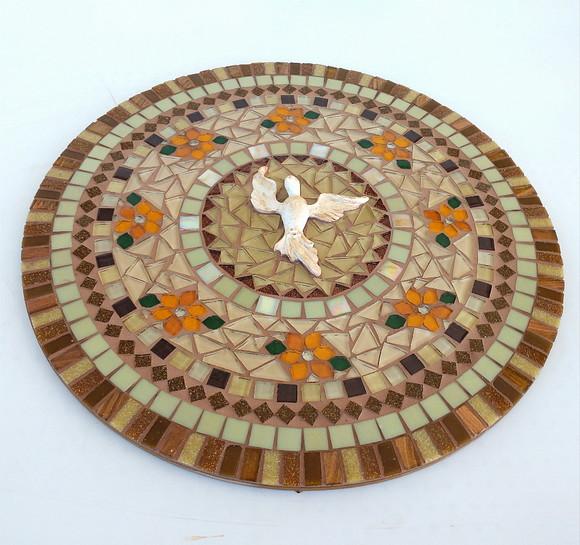 Mandala em Mosaico Divino Espírito Santo