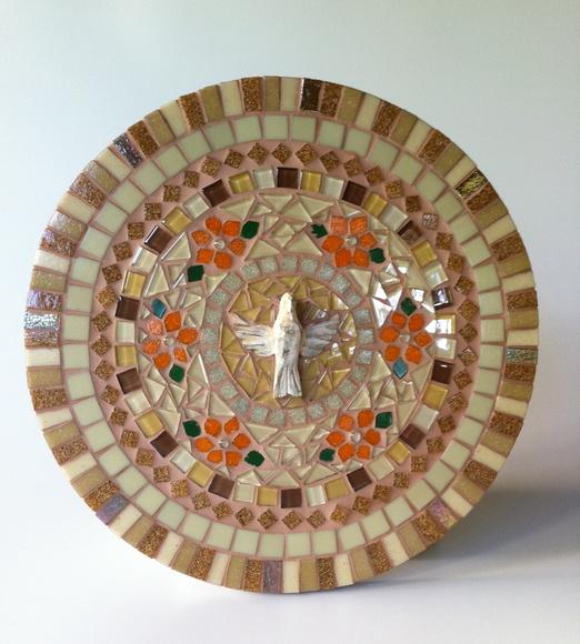 Mandala em Mosaico Divino Espírito Santo
