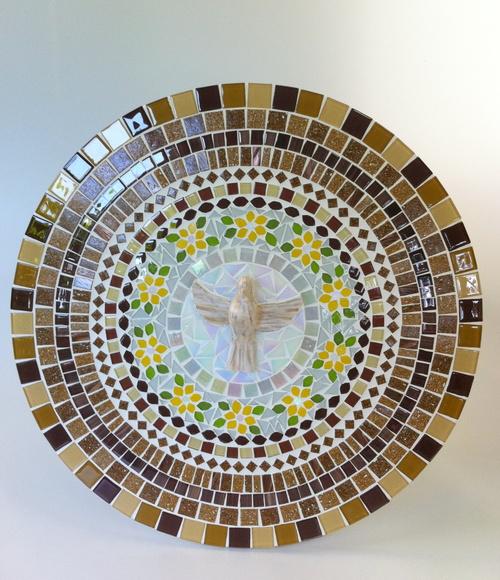 Mandala em Mosaico Divino Espírito Santo