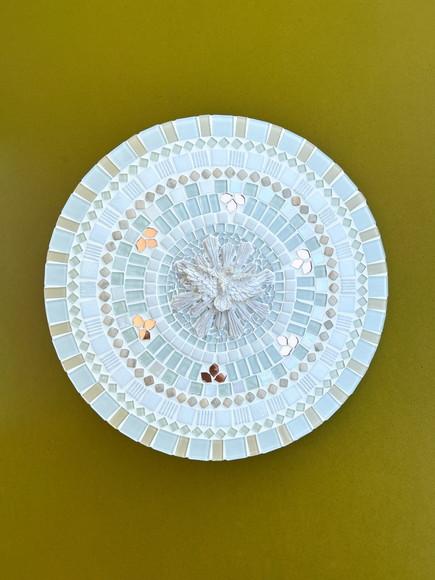 Mandala em Mosaico Divino Espírito Santo Branca