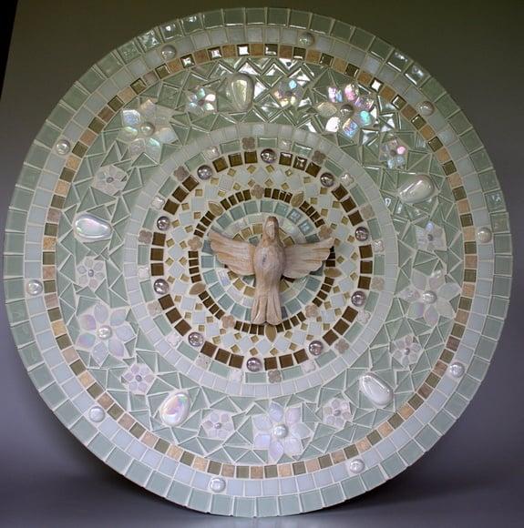 Mandala em Mosaico Divino Espírito Santo Branca 60