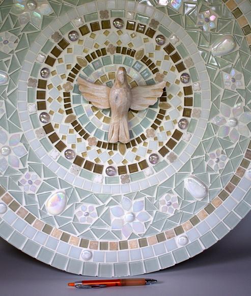 Mandala em Mosaico Divino Espírito Santo Branca 60