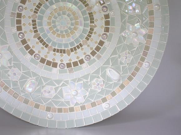 Mandala em Mosaico Divino Espírito Santo Branca 60