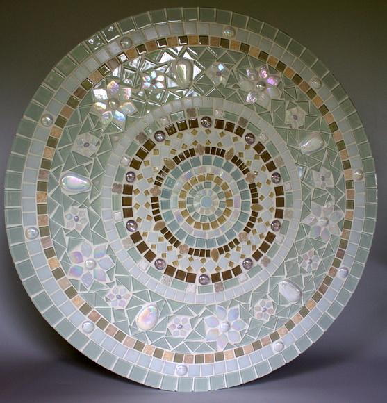 Mandala em Mosaico Divino Espírito Santo Branca 60