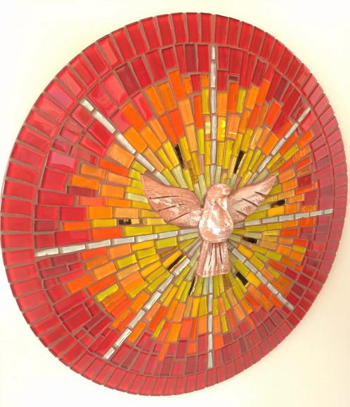 Mandala em Mosaico Divino Espírito Santo Raios