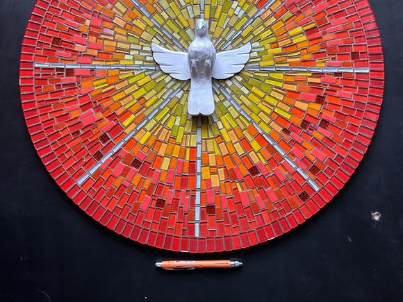 Mandala em Mosaico Divino Espírito Santo Raios 60