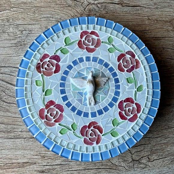 Mandala em Mosaico Divino Espírito Santo Rosas