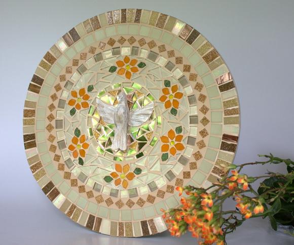 Mandala em Mosaico Divino Espírito Santo Terra