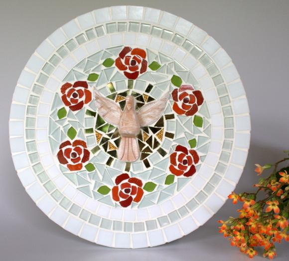 Mandala em Mosaico Divino Espírito Santo Rosas